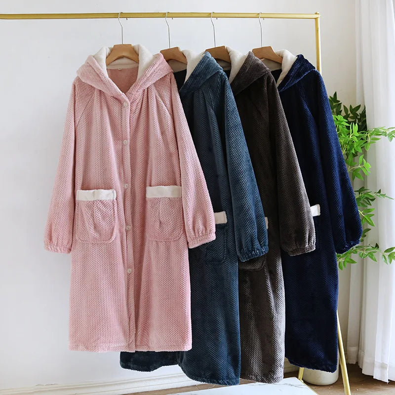 Elegant Winter Flannel Robe – Comfortable